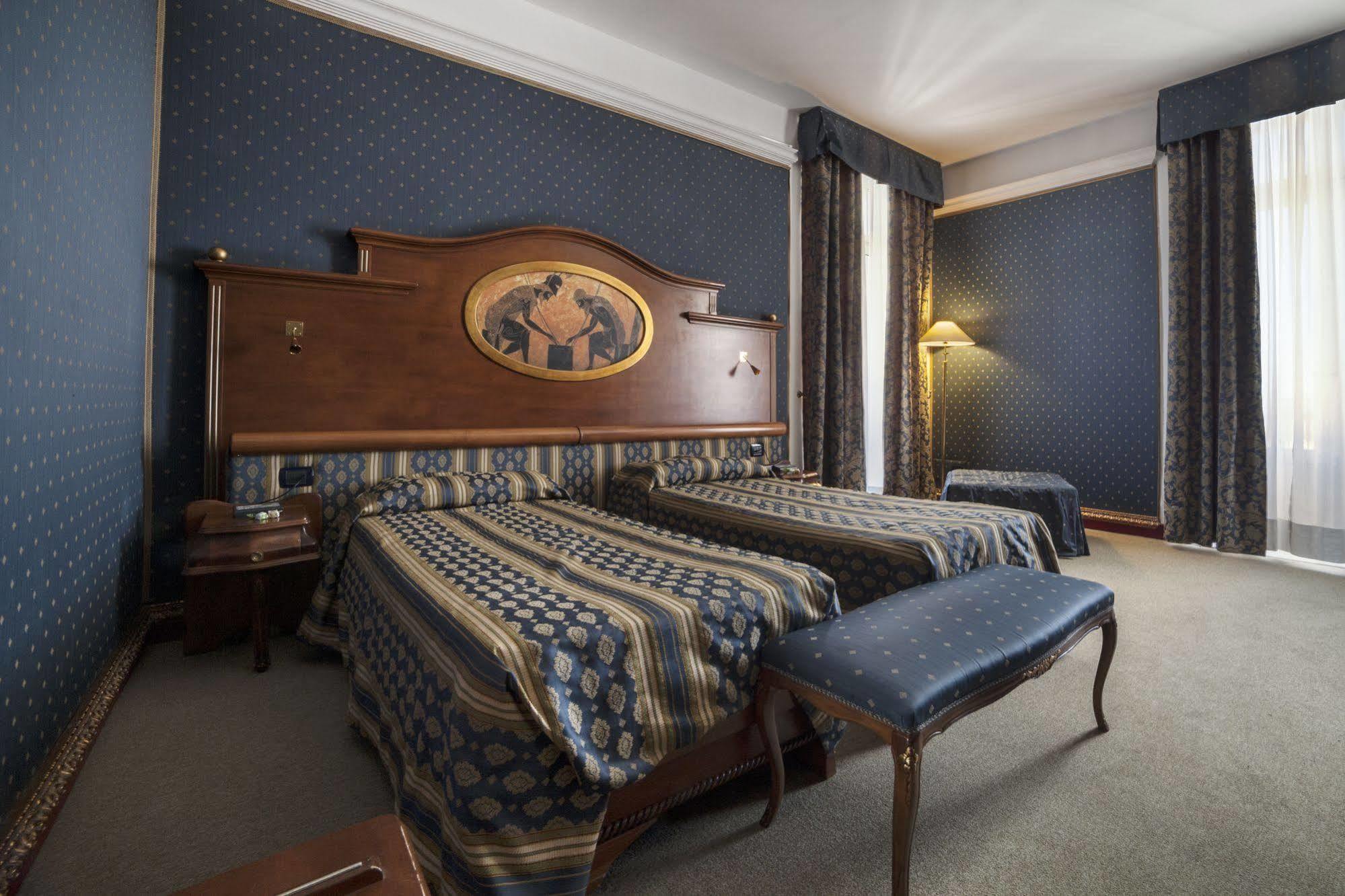 Royal Hotel 4*