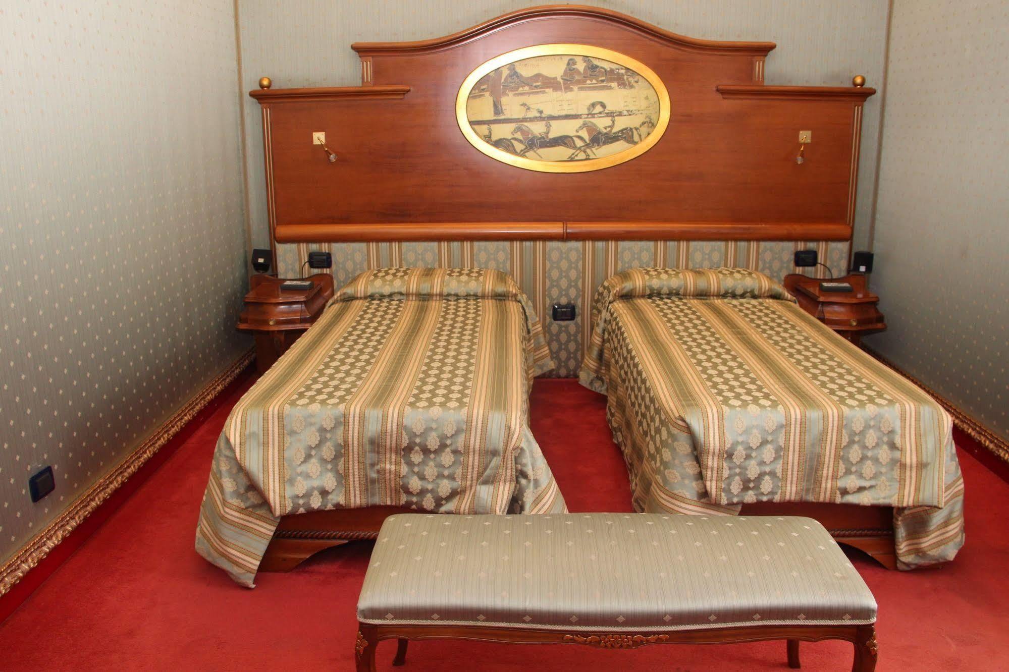 Hotel Royal 4*