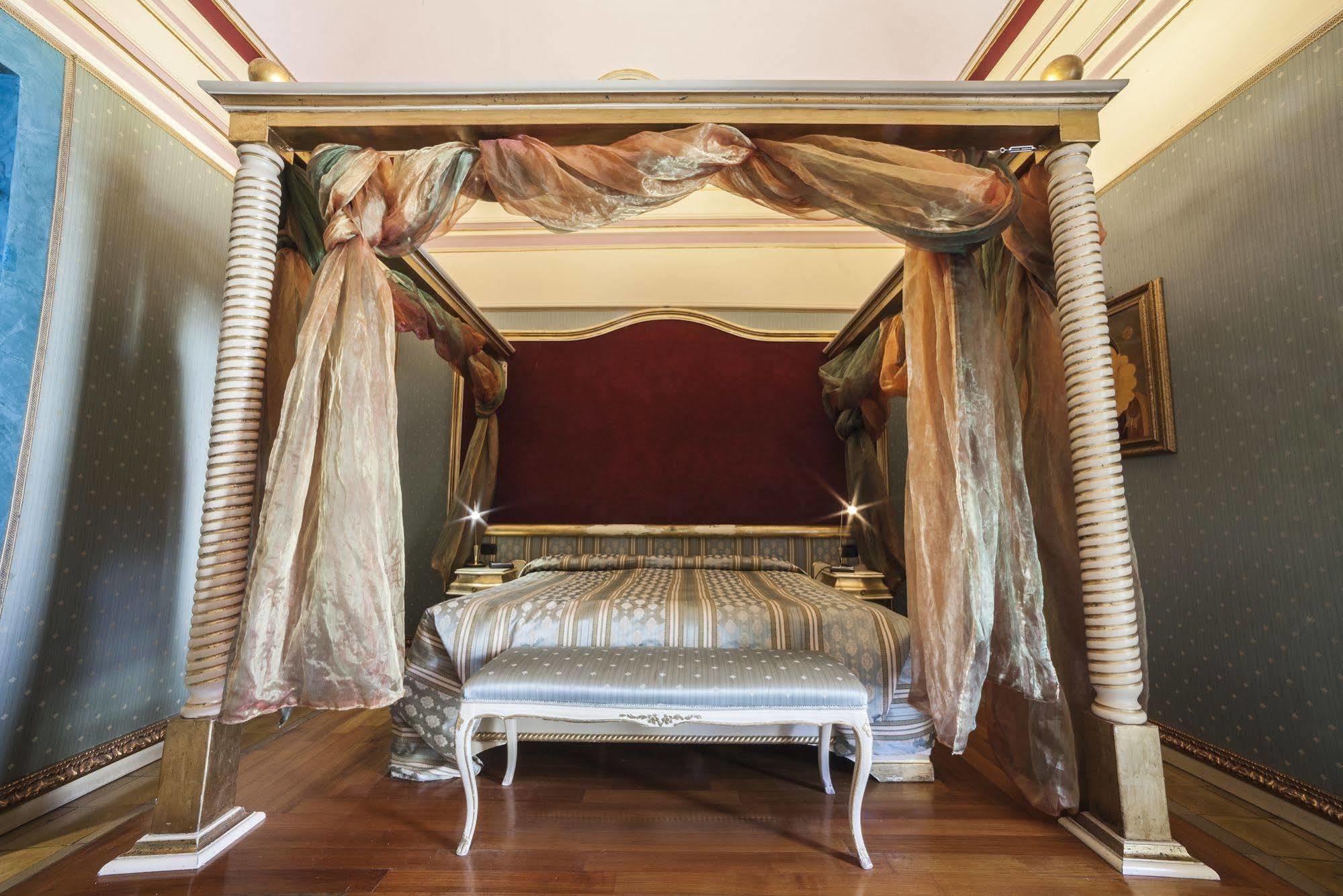 Royal 4*