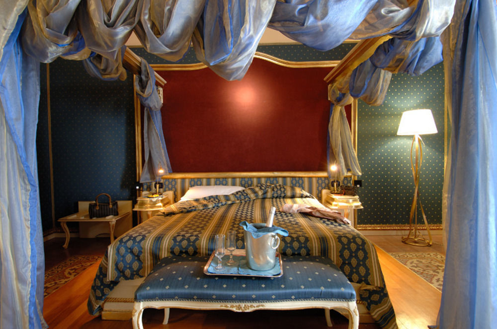Royal 4* Catania